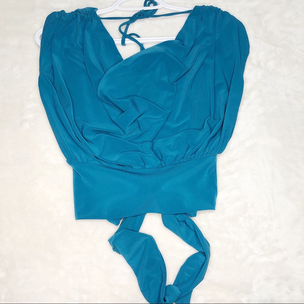Soprano Women Sexy Backless Blue Small Top